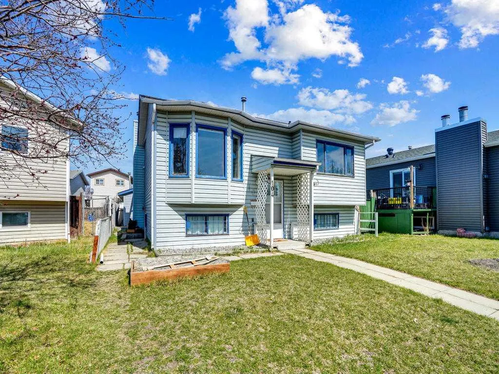 104 Falshire Close NE