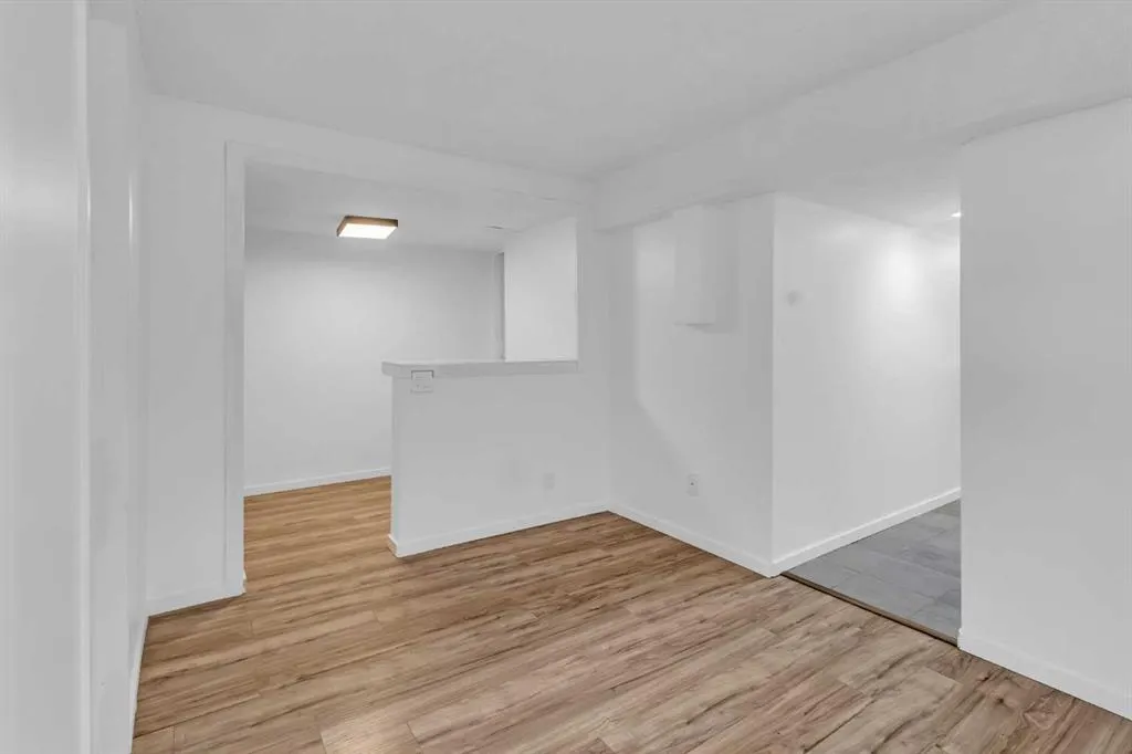10 Radcliffe Crescent SE