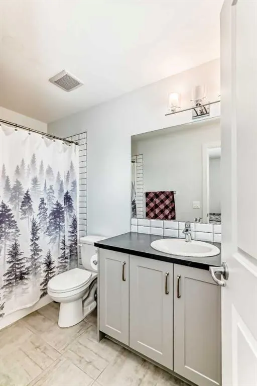11 Evanscrest Mews NW, #306