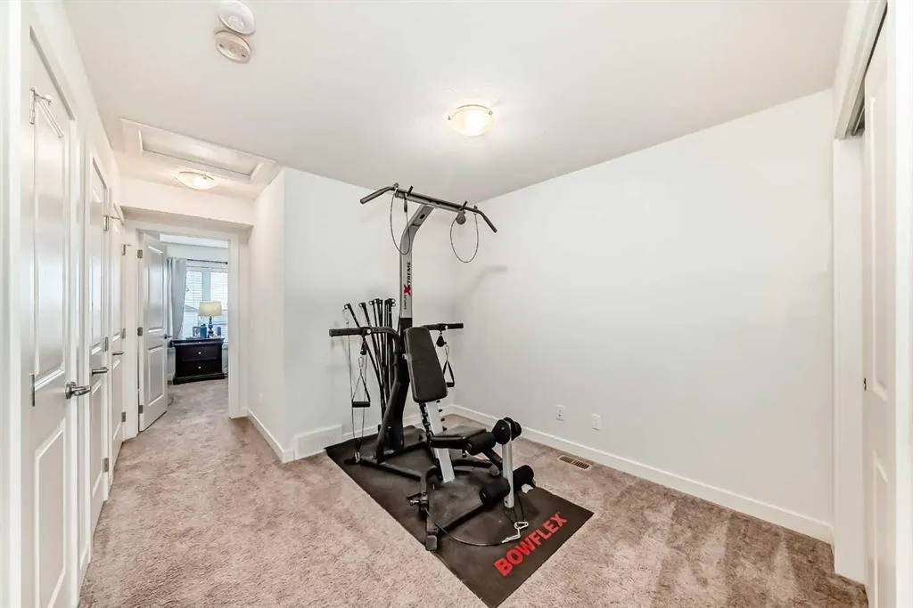 11 Evanscrest Mews NW, #306