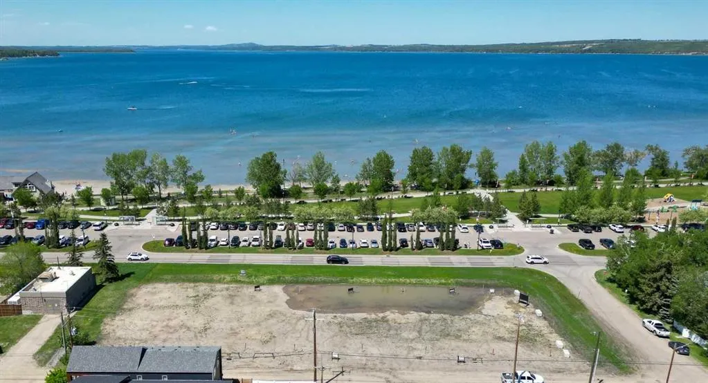 4217 LAKESHORE Drive
