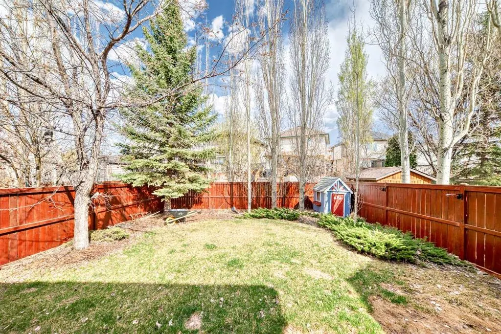 176 Cranwell Crescent SE