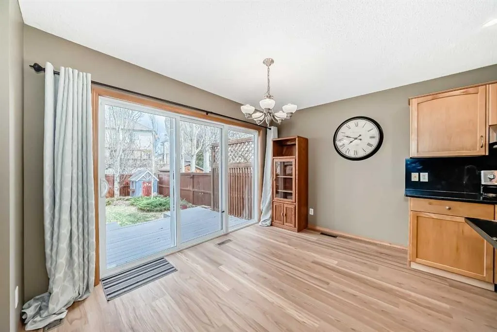 176 Cranwell Crescent SE