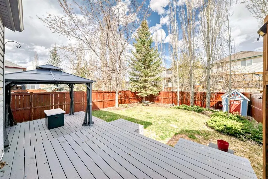 176 Cranwell Crescent SE