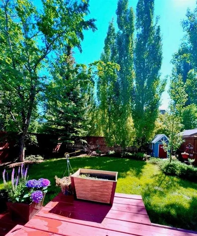 176 Cranwell Crescent SE