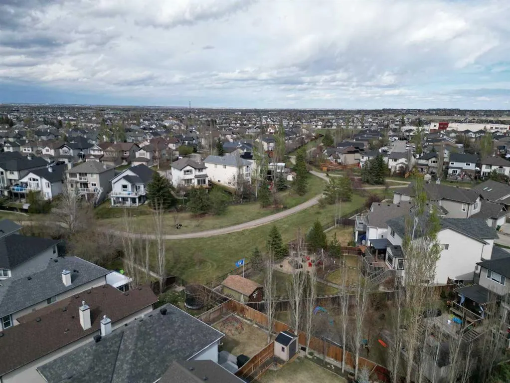 176 Cranwell Crescent SE