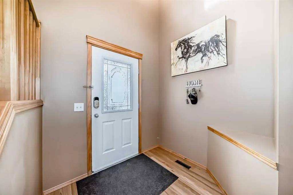 176 Cranwell Crescent SE