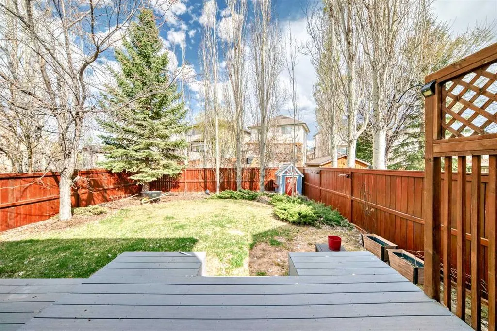 176 Cranwell Crescent SE