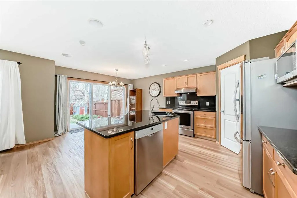 176 Cranwell Crescent SE