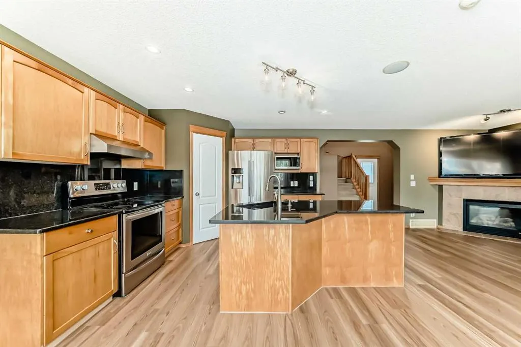 176 Cranwell Crescent SE