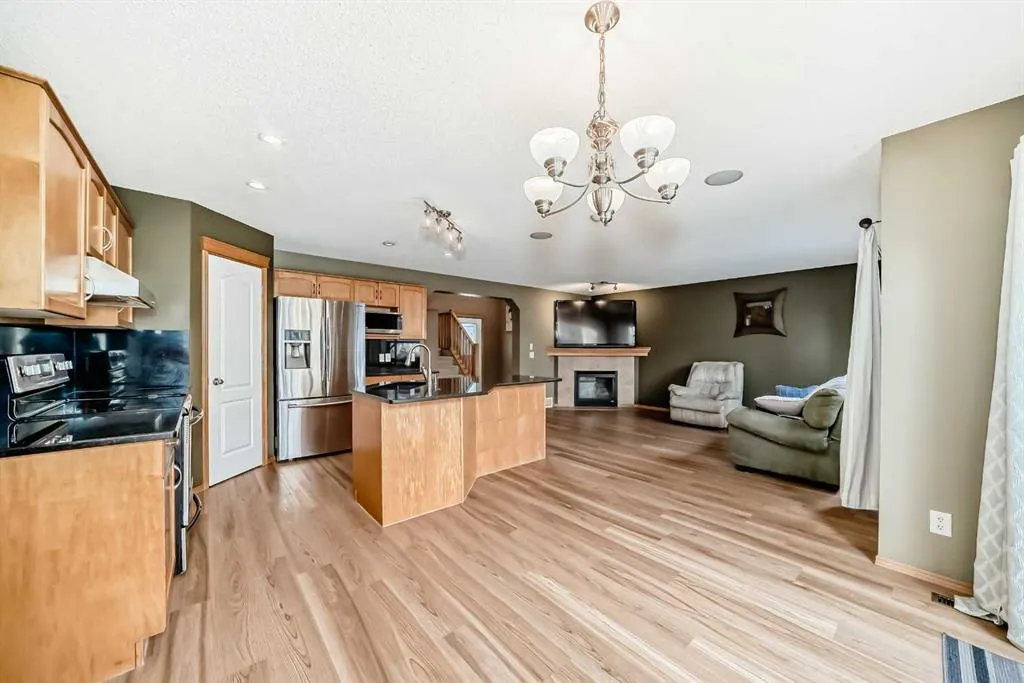176 Cranwell Crescent SE