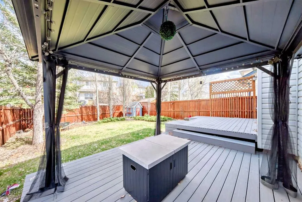 176 Cranwell Crescent SE