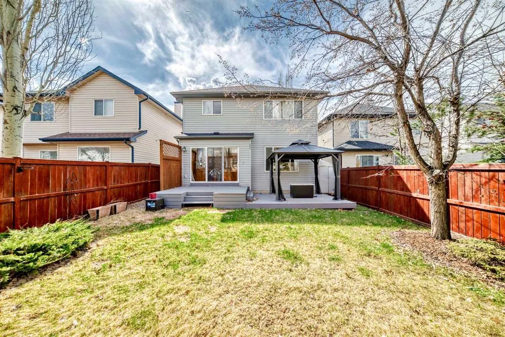 176 Cranwell Crescent SE