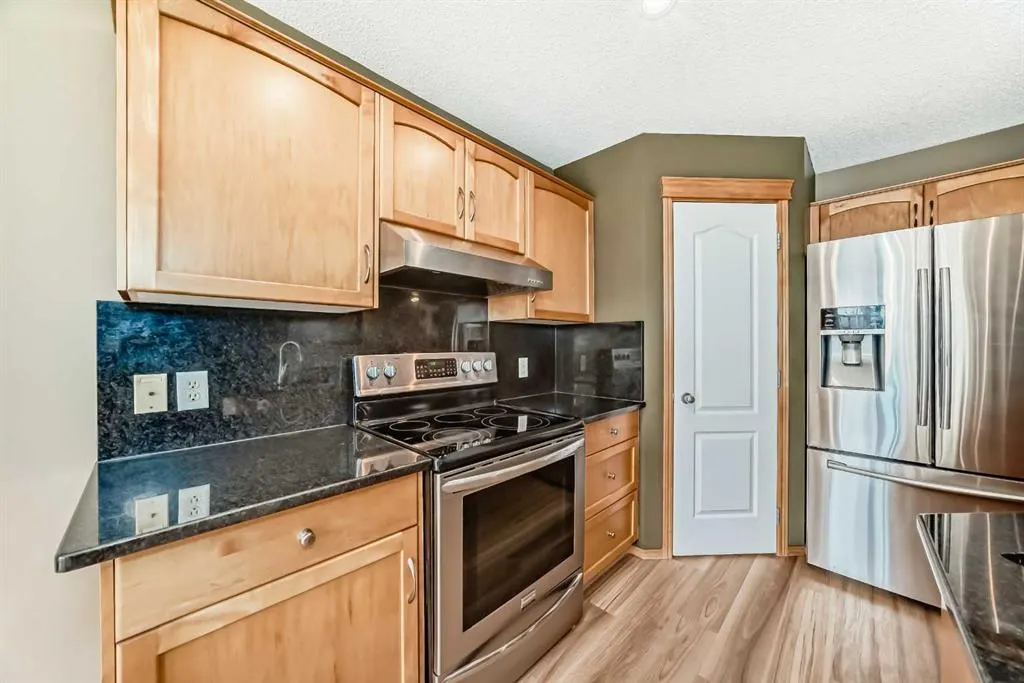 176 Cranwell Crescent SE