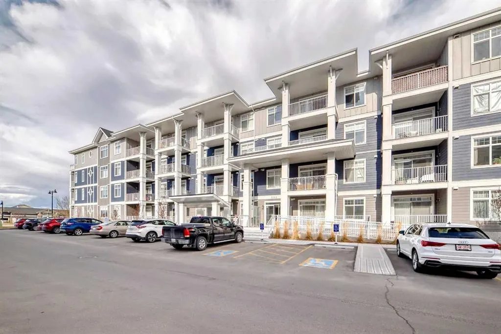 500 Auburn Meadows Common SE, #104
