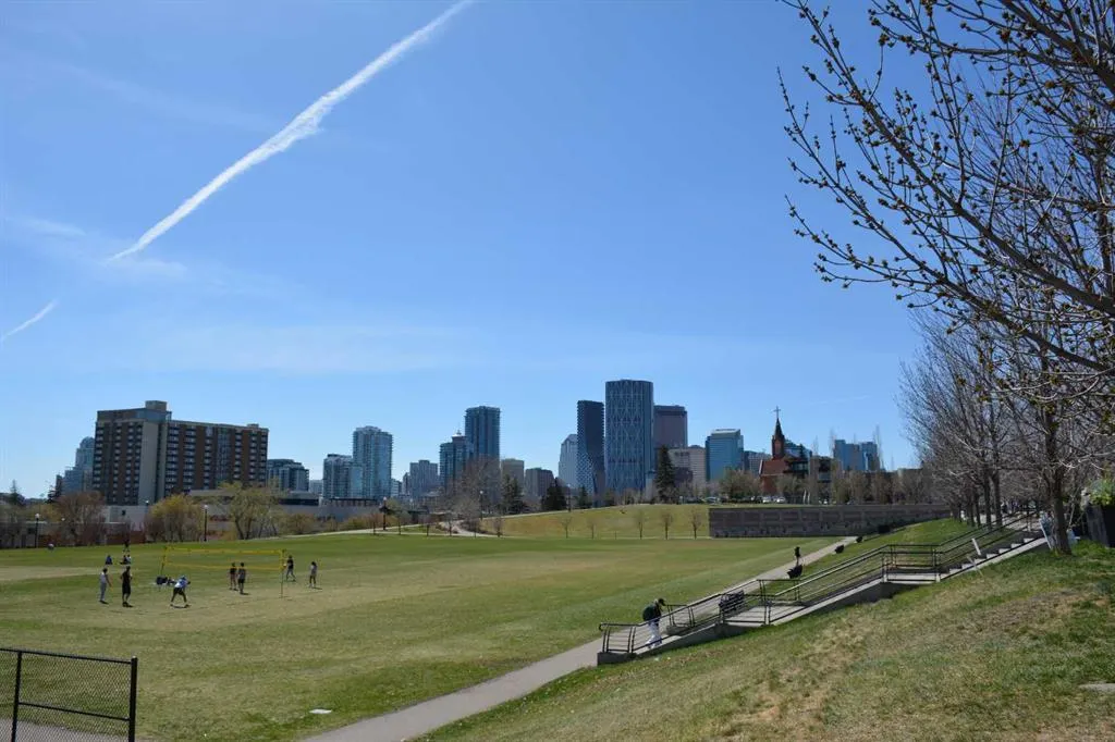 990 Centre Avenue NE, #524