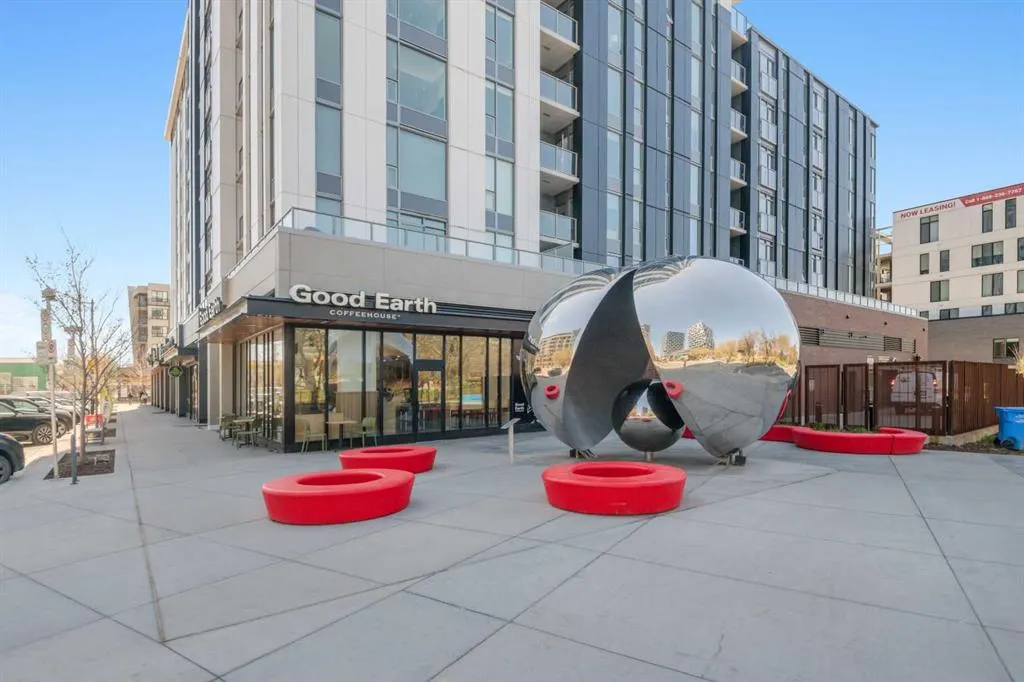 990 Centre Avenue NE, #524