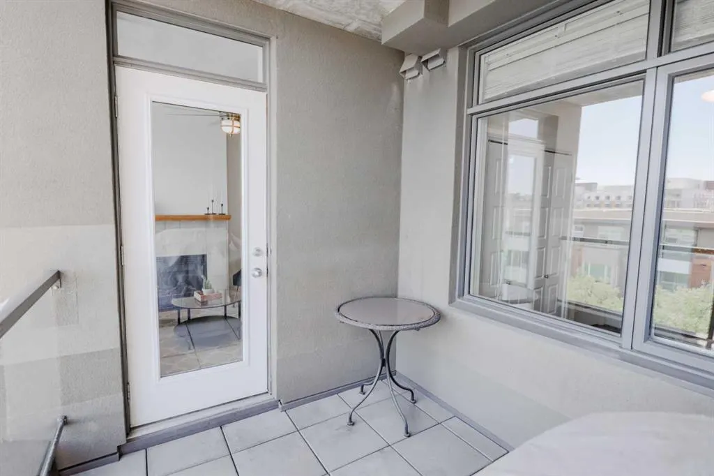 990 Centre Avenue NE, #524