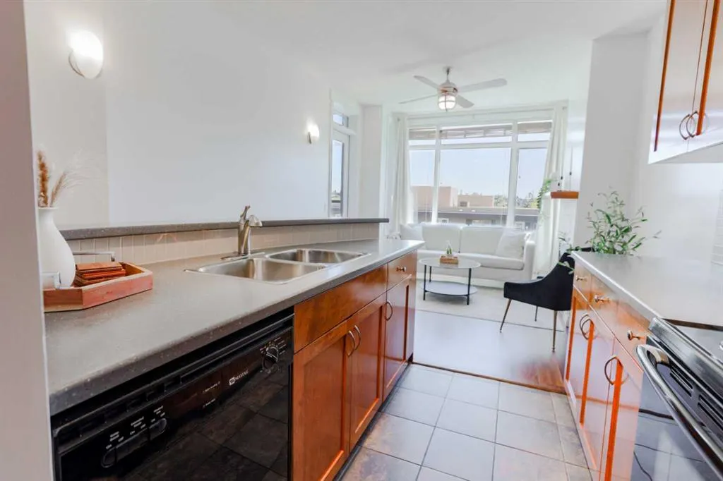 990 Centre Avenue NE, #524