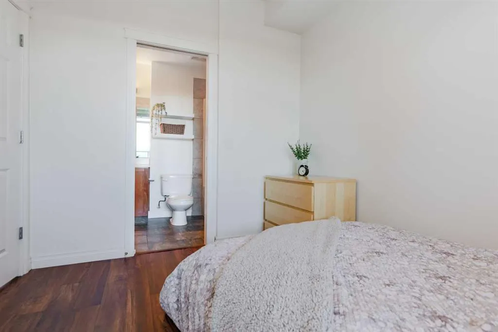 990 Centre Avenue NE, #524