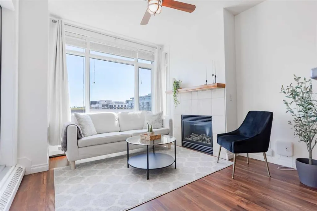 990 Centre Avenue NE, #524