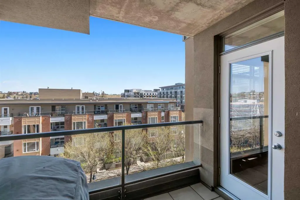 990 Centre Avenue NE, #524