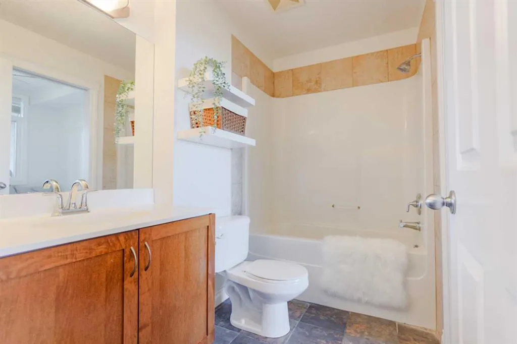 990 Centre Avenue NE, #524