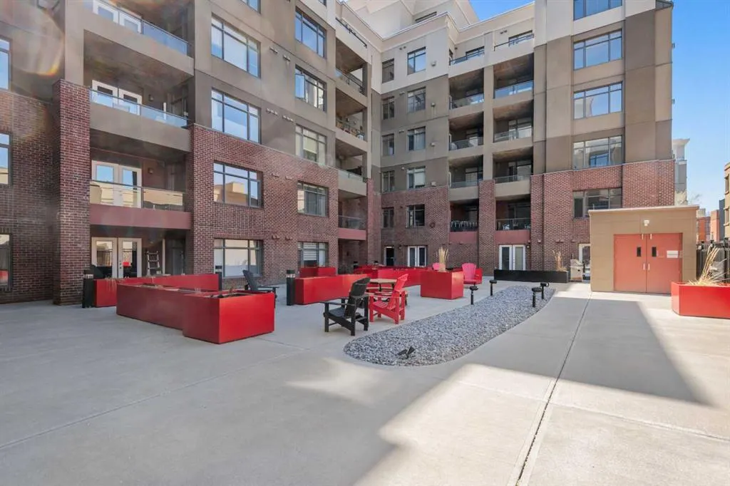 990 Centre Avenue NE, #524