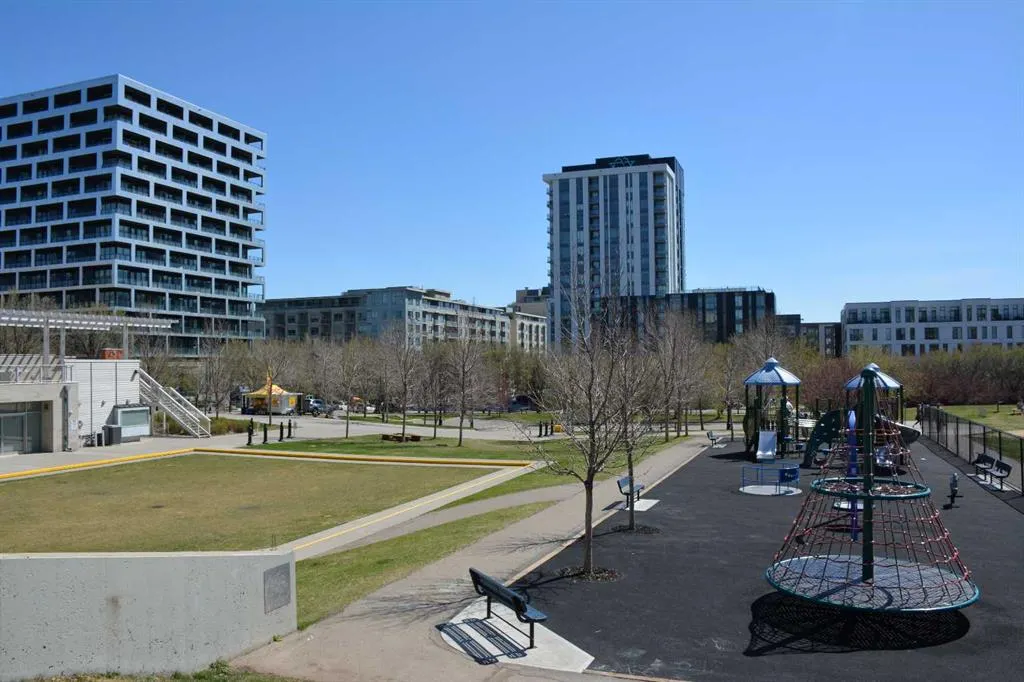 990 Centre Avenue NE, #524