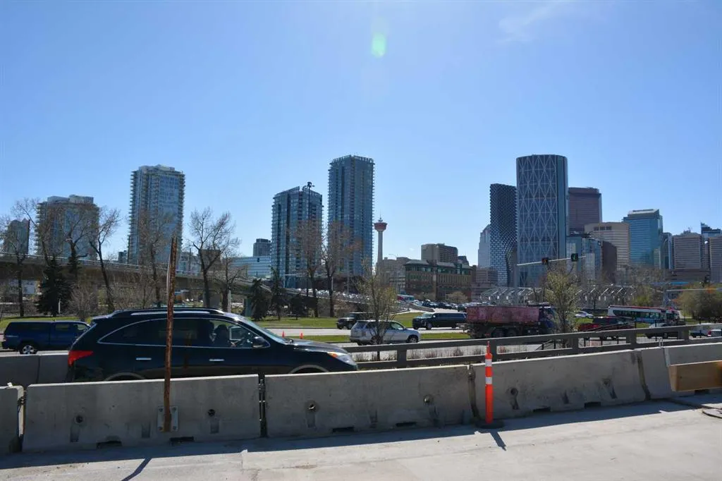 990 Centre Avenue NE, #524