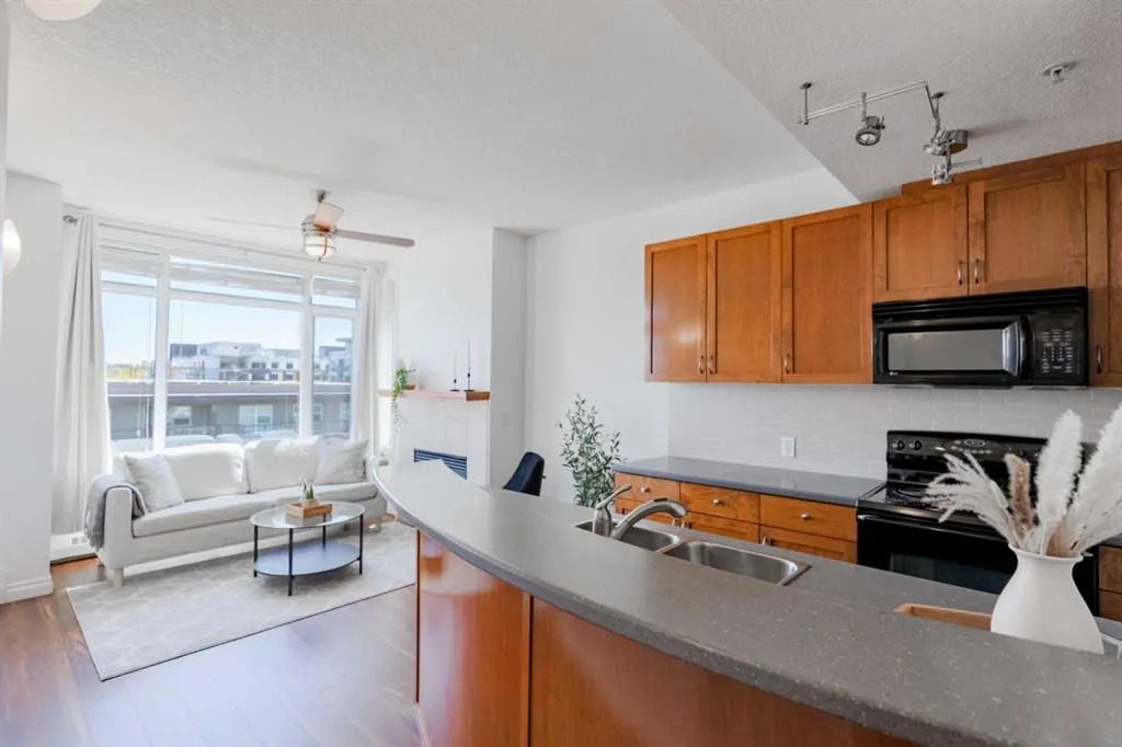 990 Centre Avenue NE, #524