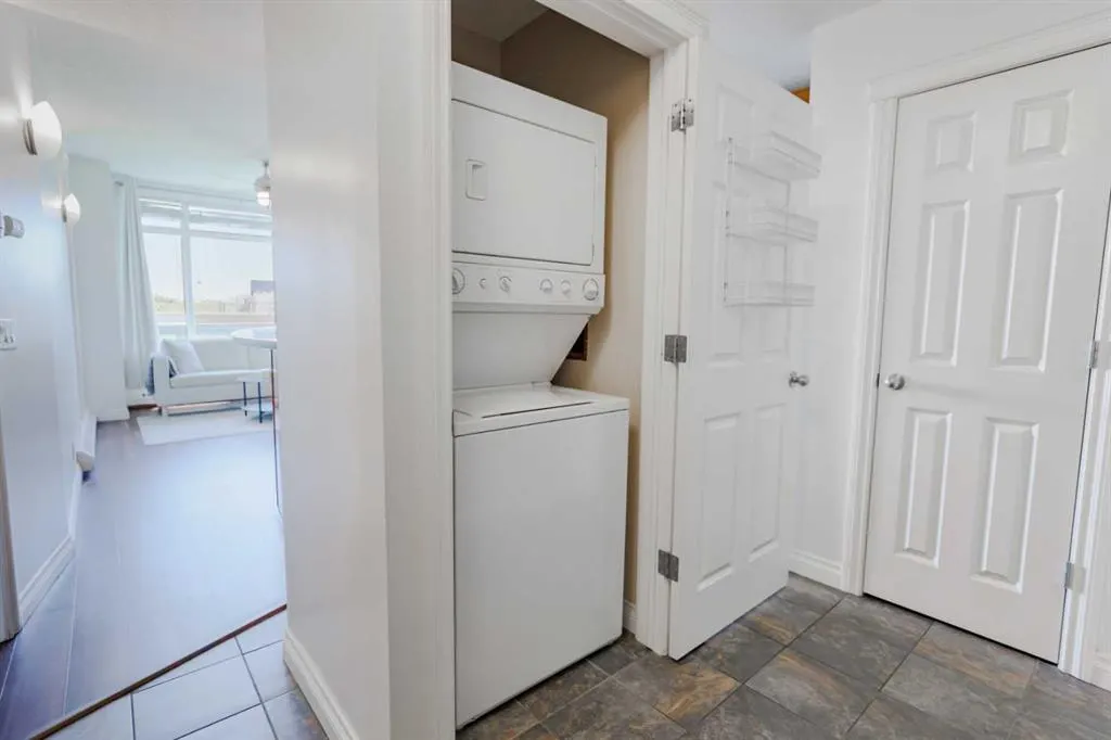 990 Centre Avenue NE, #524