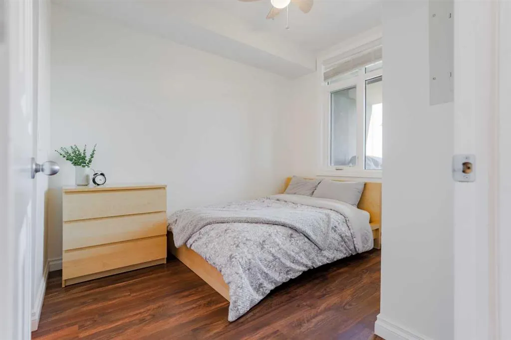 990 Centre Avenue NE, #524