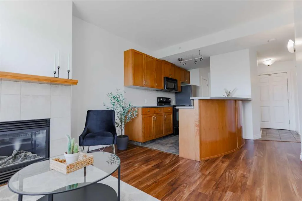 990 Centre Avenue NE, #524