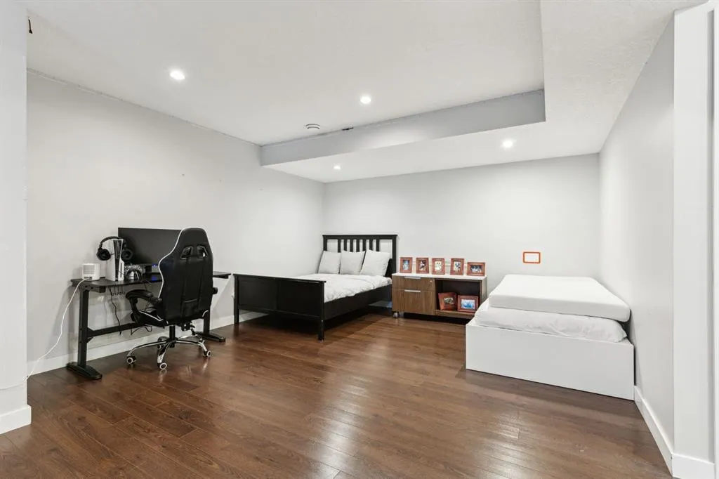 11 copper leaf Terrace SE
