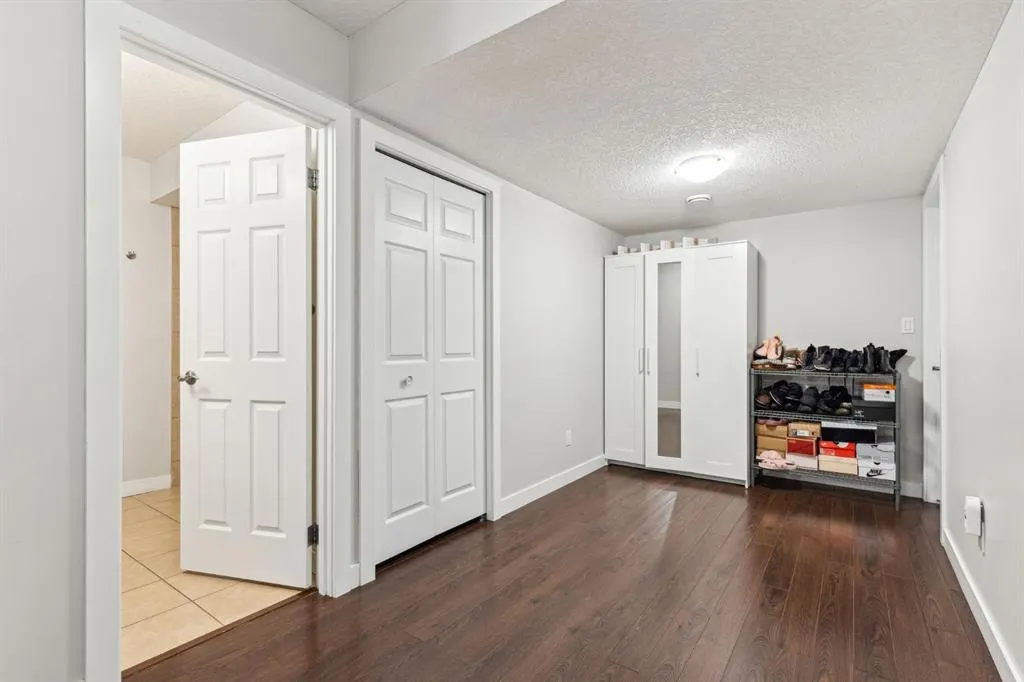 11 copper leaf Terrace SE