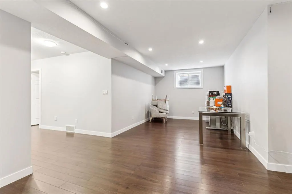 11 copper leaf Terrace SE