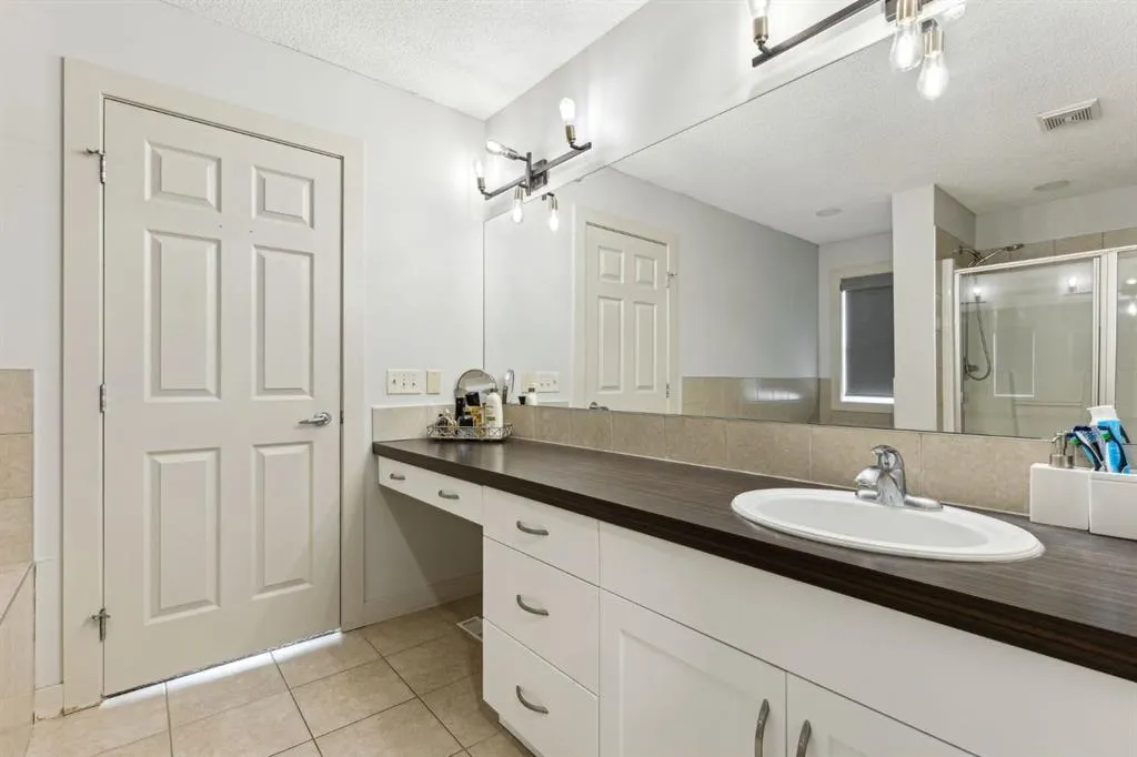 11 copper leaf Terrace SE