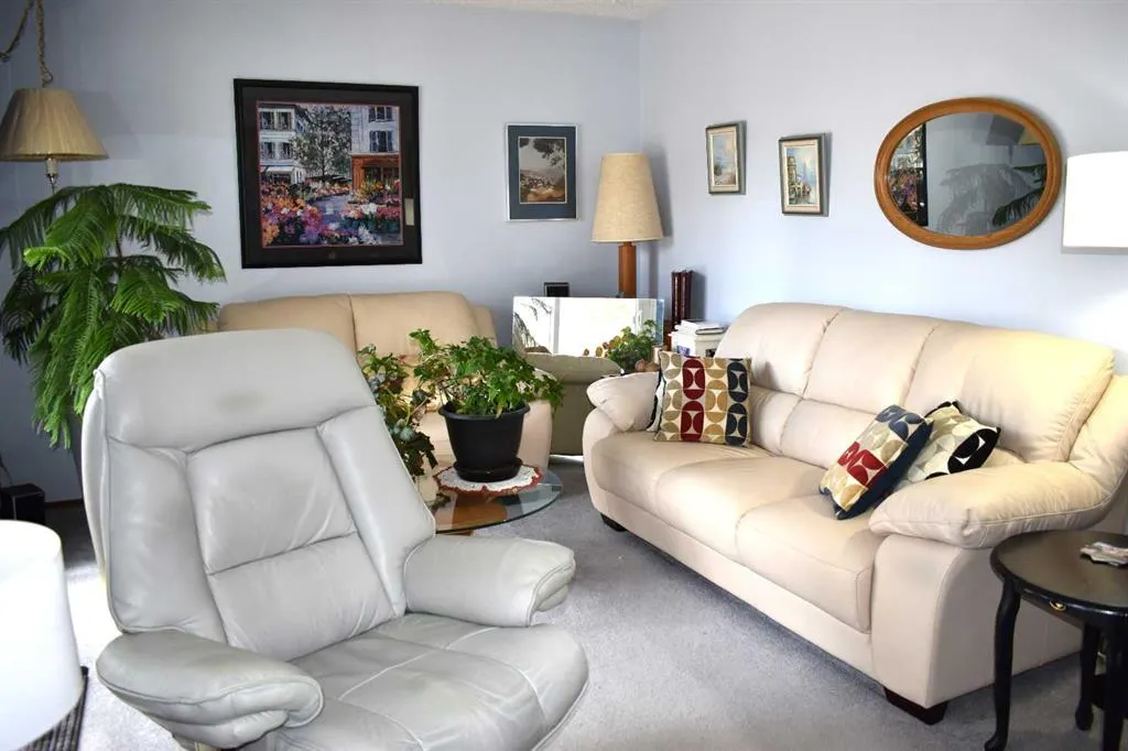 7344 & 7342 35 Avenue NW