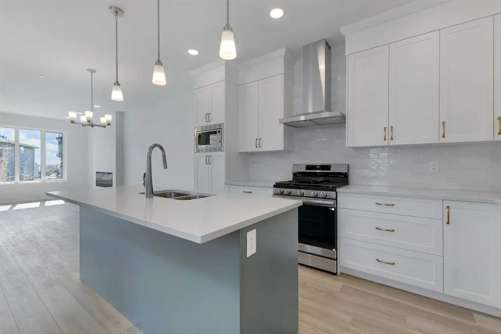 143 Herron Walk NE