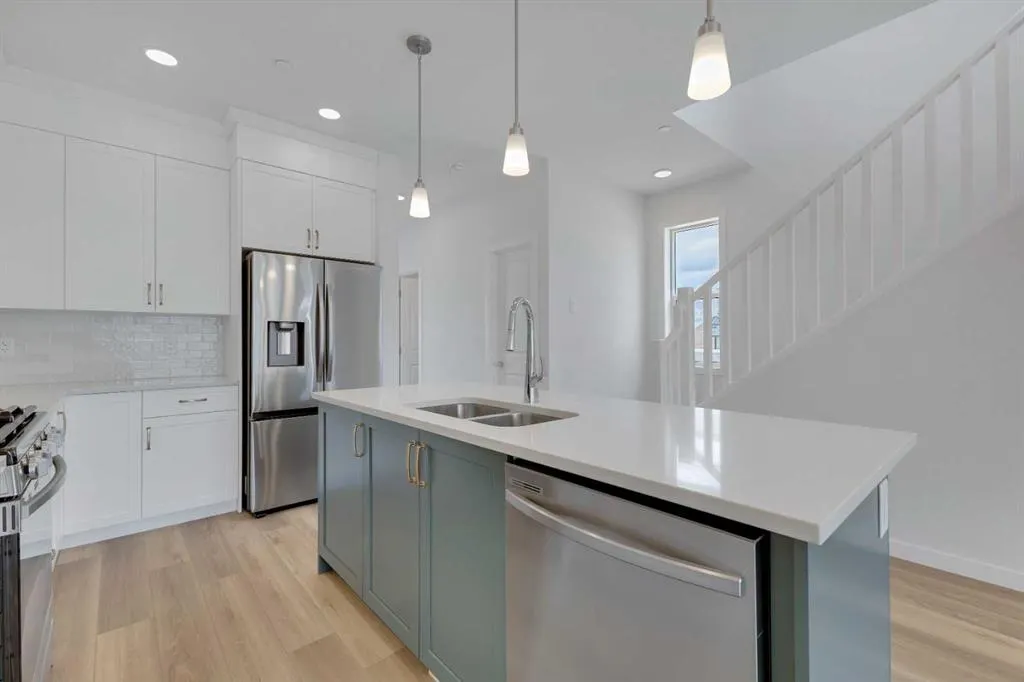 143 Herron Walk NE