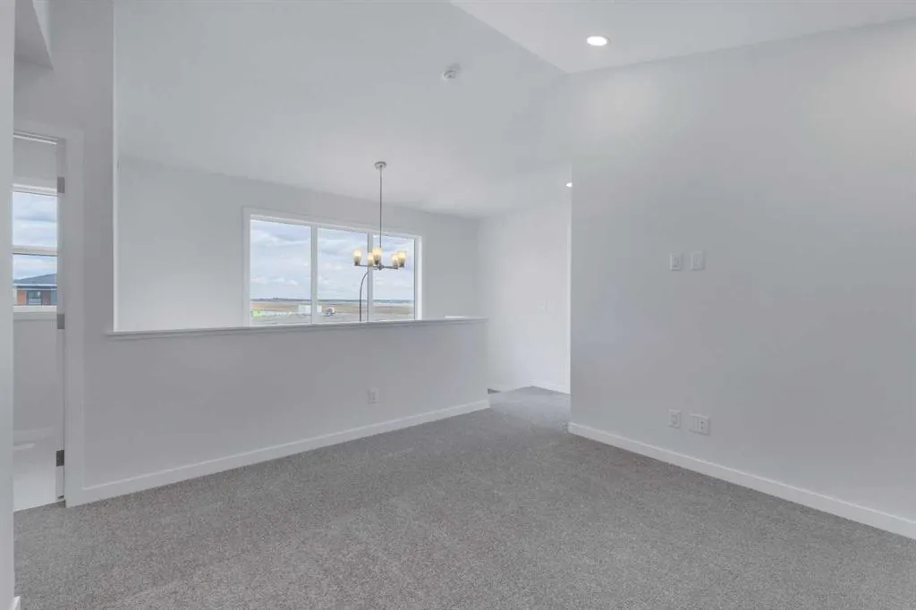 143 Herron Walk NE