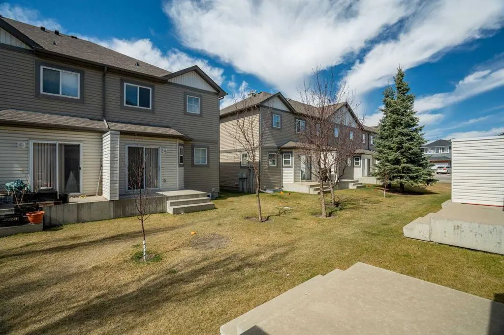 73 Saddletree Court NE