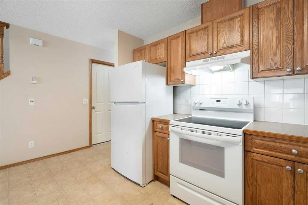 73 Saddletree Court NE