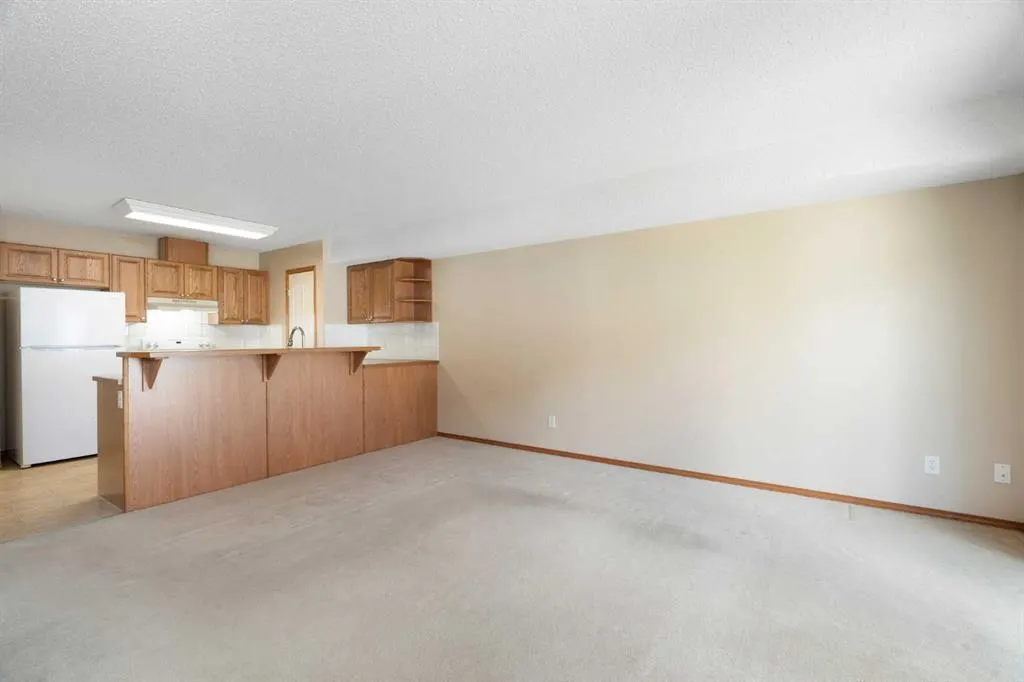 73 Saddletree Court NE