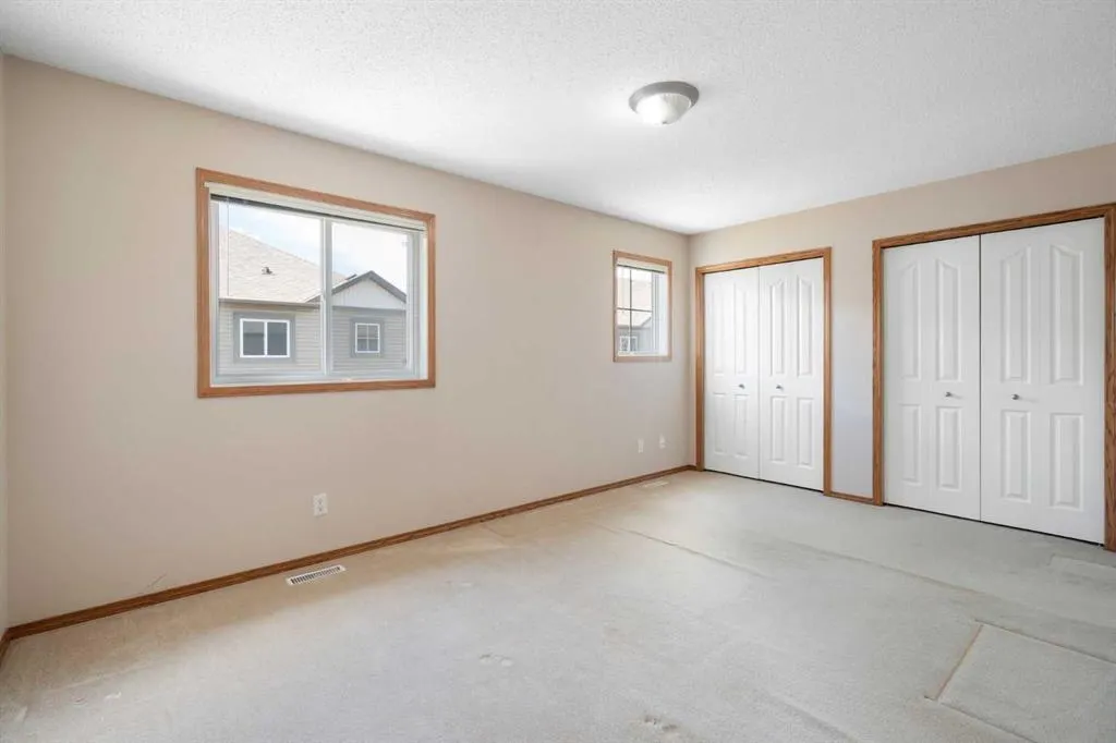 73 Saddletree Court NE