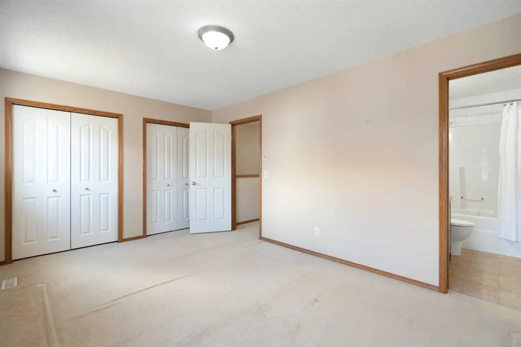73 Saddletree Court NE