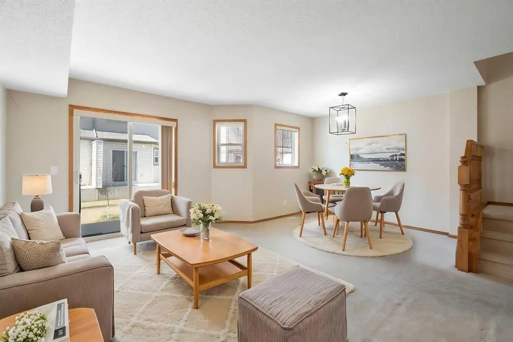 73 Saddletree Court NE