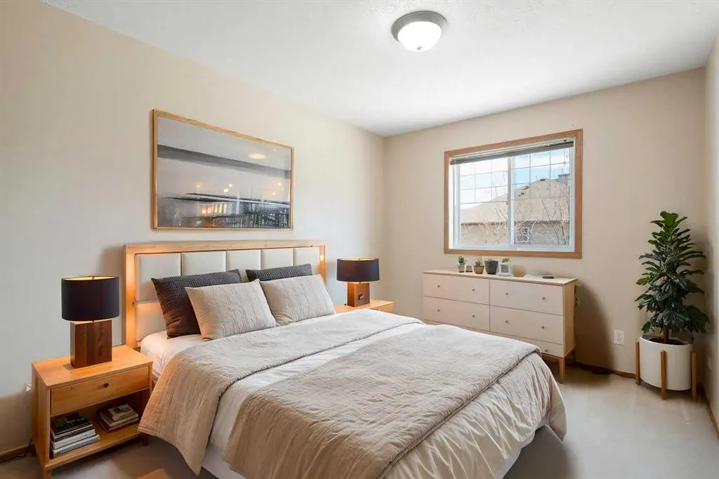 73 Saddletree Court NE