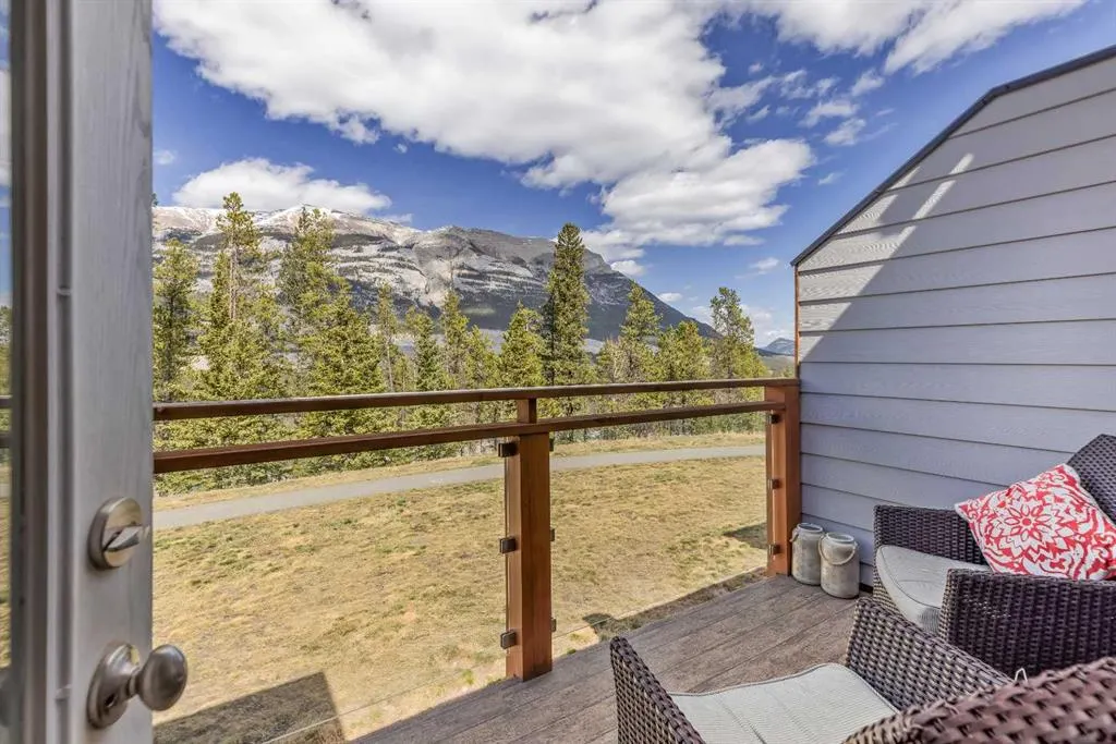 102 Stewart Creek Rise, #302
